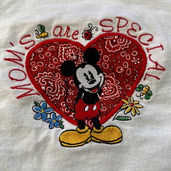Vintage Embroidered Mickey Mouse Tshirt - Picture 2 of 9